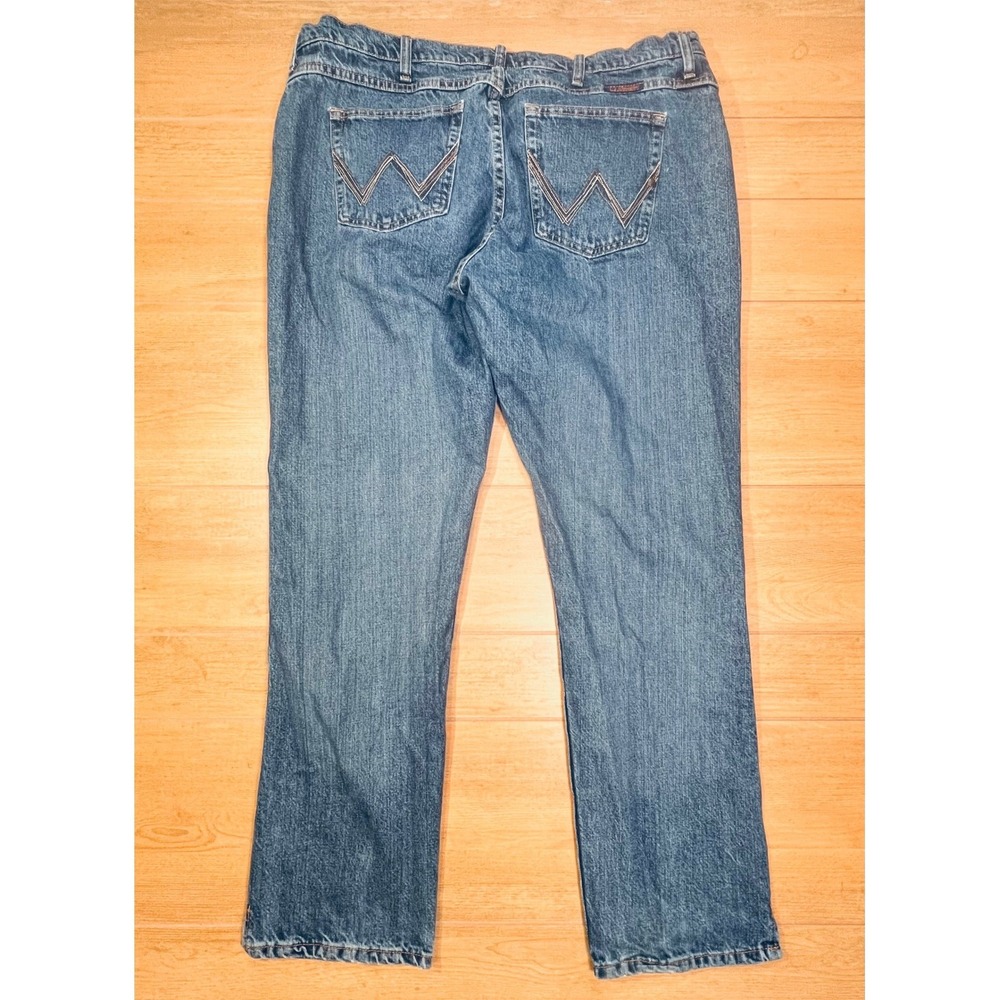 Wrangler Cowgirl Cut Jeans Women's Blue Denim Bootcut Size 20 inseam 32 rodeo